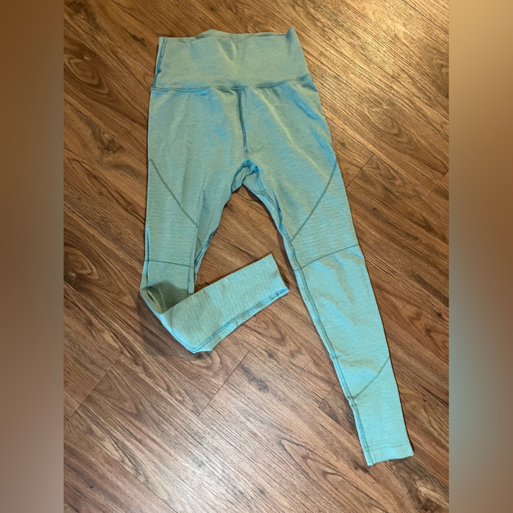 Alphalete leggings size medium